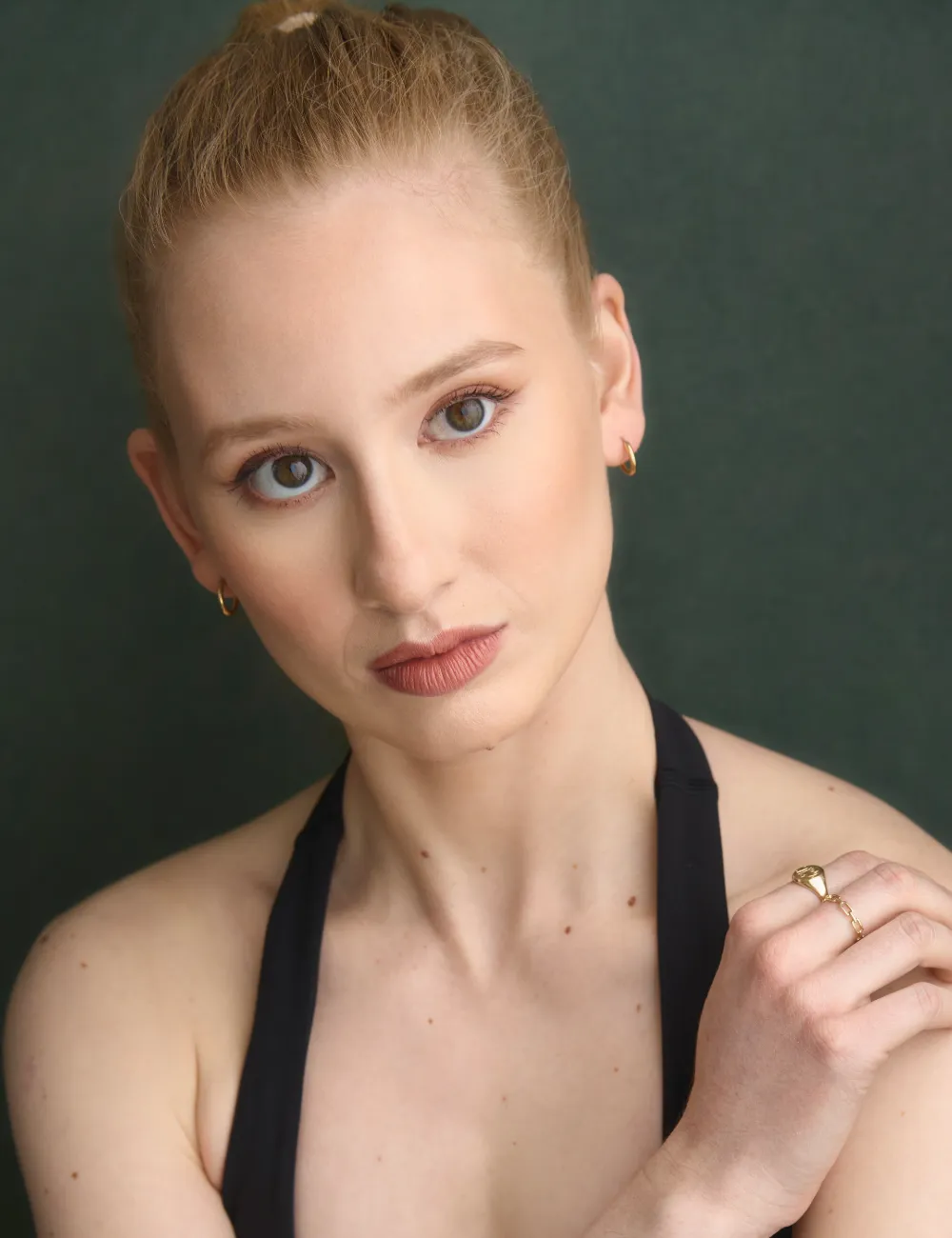 Chloe Saracco Headshot (APPROVED)