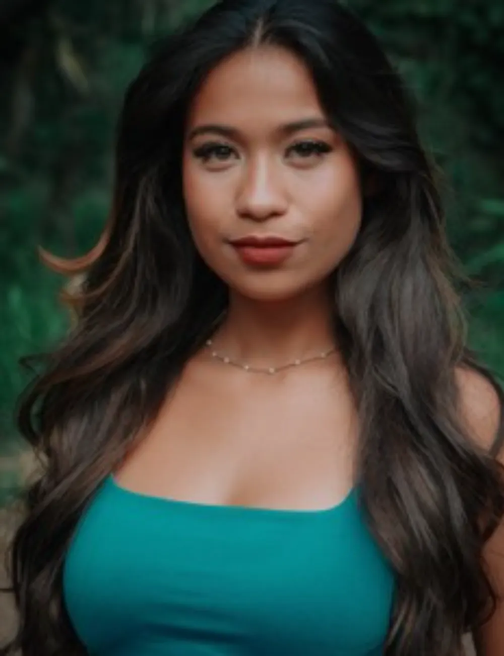 Stephanie Zaharis Headshot (APPROVED)