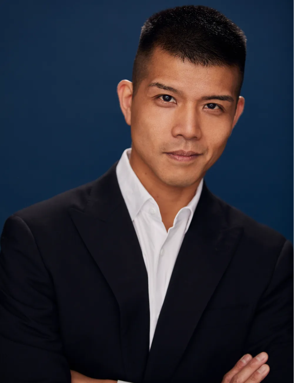 Telly Leung Headshot (APPROVED)